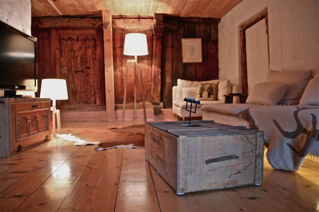 Tgesa Ferrera Villa Schmitten  Ruang foto