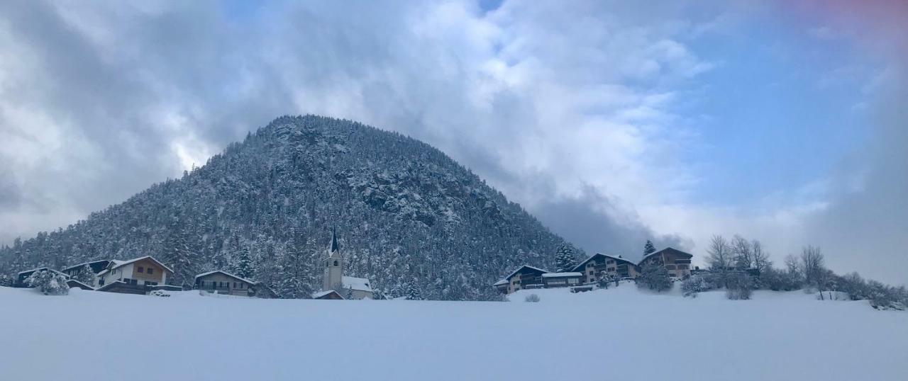 Tgesa Ferrera Villa Schmitten  Bagian luar foto